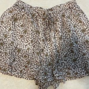 Boutique floral skort (really just shorts) size : small (worn once)